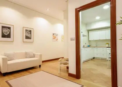Habitación en un apartamento compartido de 4 dormitorios en alquiler en Abando, gastos incluidos, perfecto para profesionales y estudiantes en Bilbao