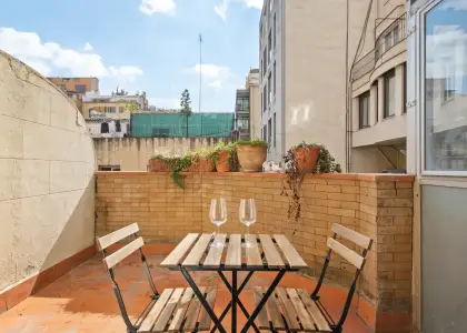 Habitación en un piso compartido de 6 habitaciones en alquiler en la Dreta de l'Eixample, solo para profesionales. en Barcelona
