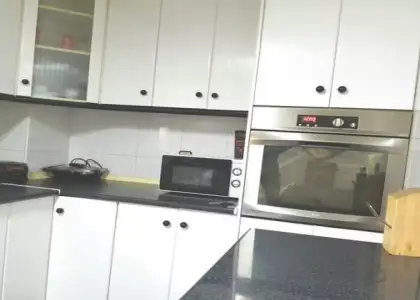 Se alquila habitación en piso compartido de 3 habitaciones en Murcia, no se permite fumar ni mascotas, gastos incluidos. en Murcia