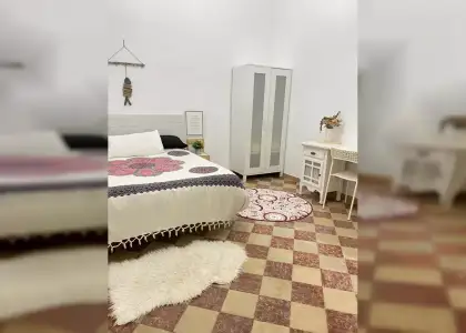 Se alquila habitación en piso compartido de 4 habitaciones en Centro Histórico, todos los gastos incluidos. en Málaga