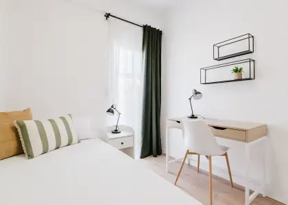 Se alquila habitación en piso compartido de 4 habitaciones en La Malva-Rosa en Valencia