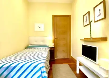 Se alquila habitación en piso compartido de 5 habitaciones en Basurtu, gastos incluidos. en Bilbao