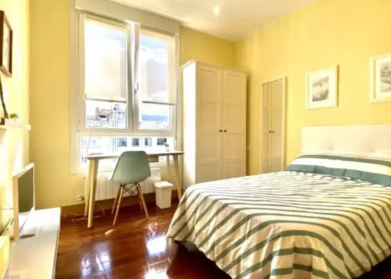 Se alquila habitación en piso compartido de 5 habitaciones en Basurtu, gastos incluidos. en Bilbao