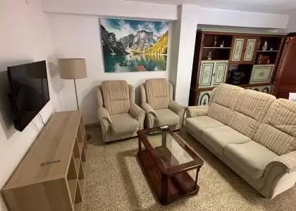 Se alquila habitación en piso compartido de 5 habitaciones en Camino de Ronda en Granada