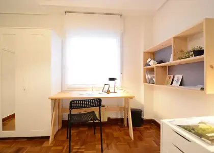 Se alquila habitación en piso de 4 dormitorios en Ametzola en Bilbao